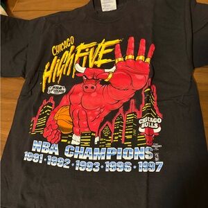 Vintage 1997 Chicago Bulls “high five” championship shirt